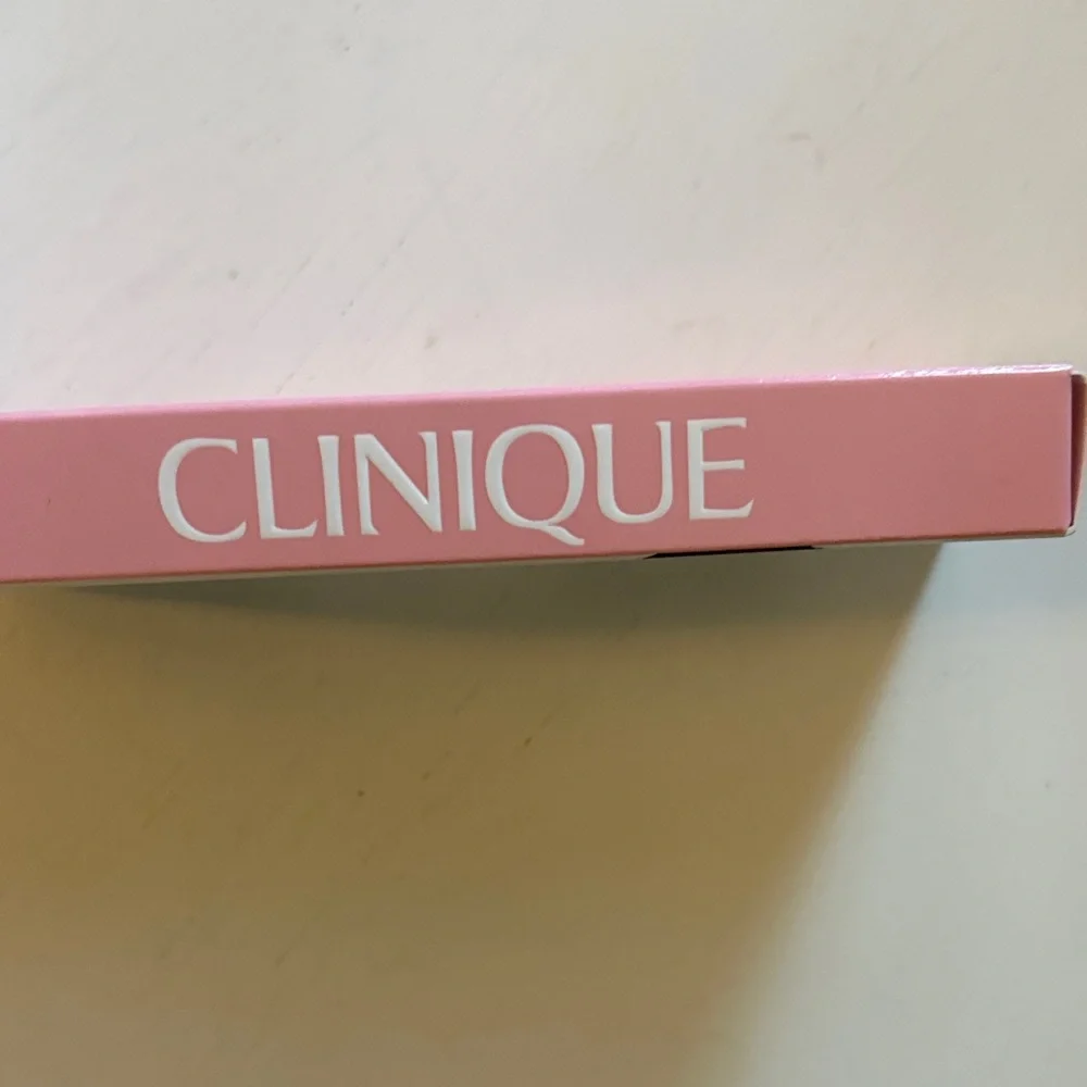 NWOT Clinique Mini Makeup MVP’s Set – Bold Red Lipstick & Black Mascara